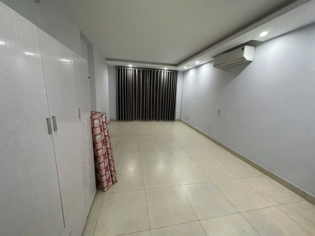 Bán nhà Định Công Thượng - diện tích 45m2 4 tầng - gần ô tô - giá 12 tỷ