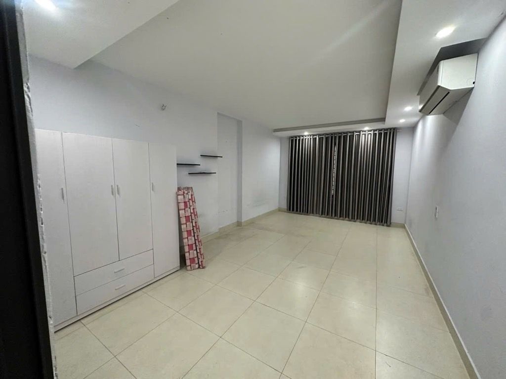 Bán nhà Định Công Thượng - diện tích 45m2 4 tầng - gần ô tô - giá 12 tỷ