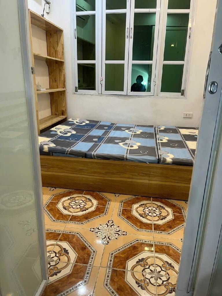 Bán nhà Tân Mai - diện tích 15m2 5 tầng - Ô tô đỗ cổng - giá 2,55 tỷ