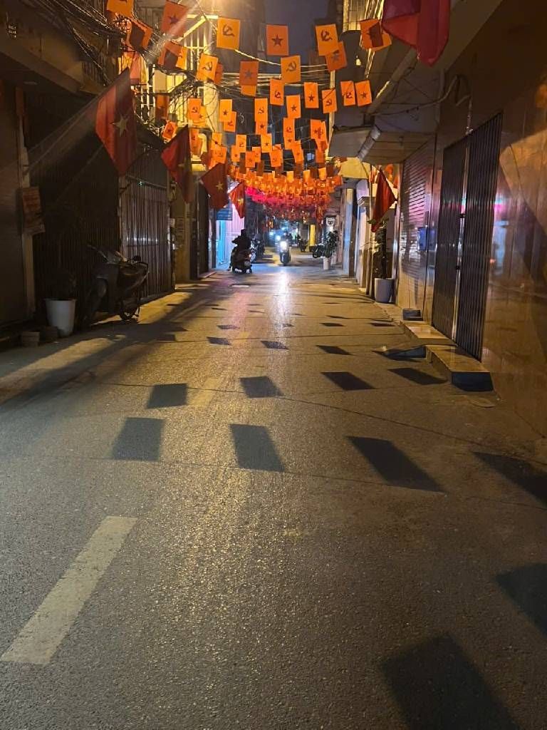 Bán nhà Tân Mai - diện tích 15m2 5 tầng - Ô tô đỗ cổng - giá 2,55 tỷ