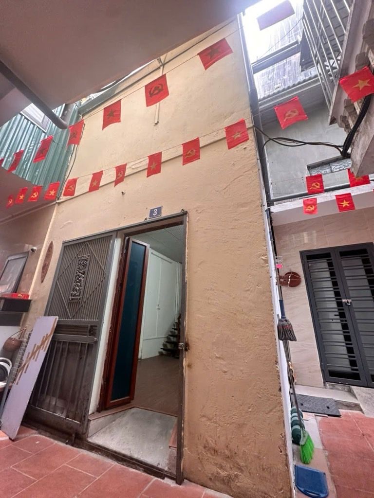 Bán nhà Thái Hà - diện tích 30m2 3 tầng - Ô tô đỗ cổng - giá 2,55 tỷ