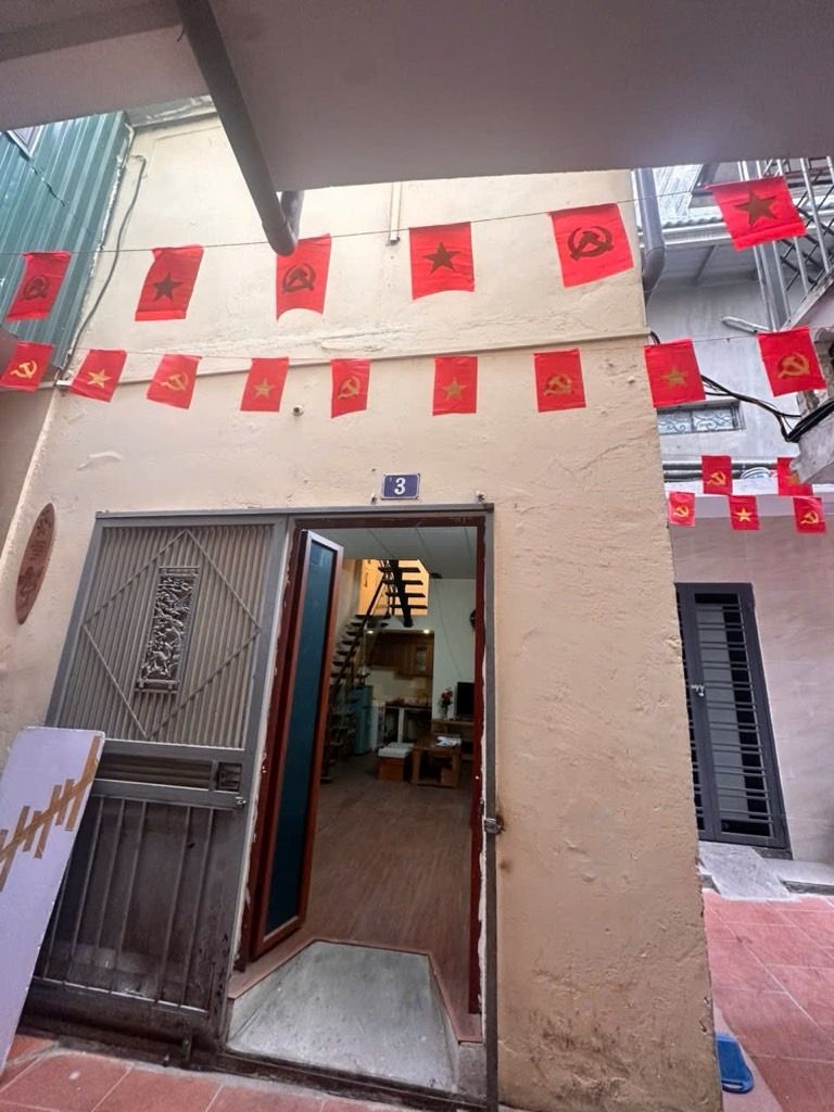 Bán nhà Thái Hà - diện tích 30m2 3 tầng - Ô tô đỗ cổng - giá 2,55 tỷ