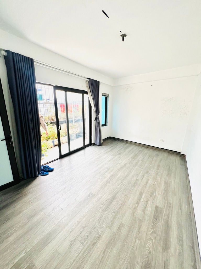 Bán nhà Tam Trinh - diện tích 35m2 5 tầng - Mặt tiền khủng - giá 8,3 tỷ