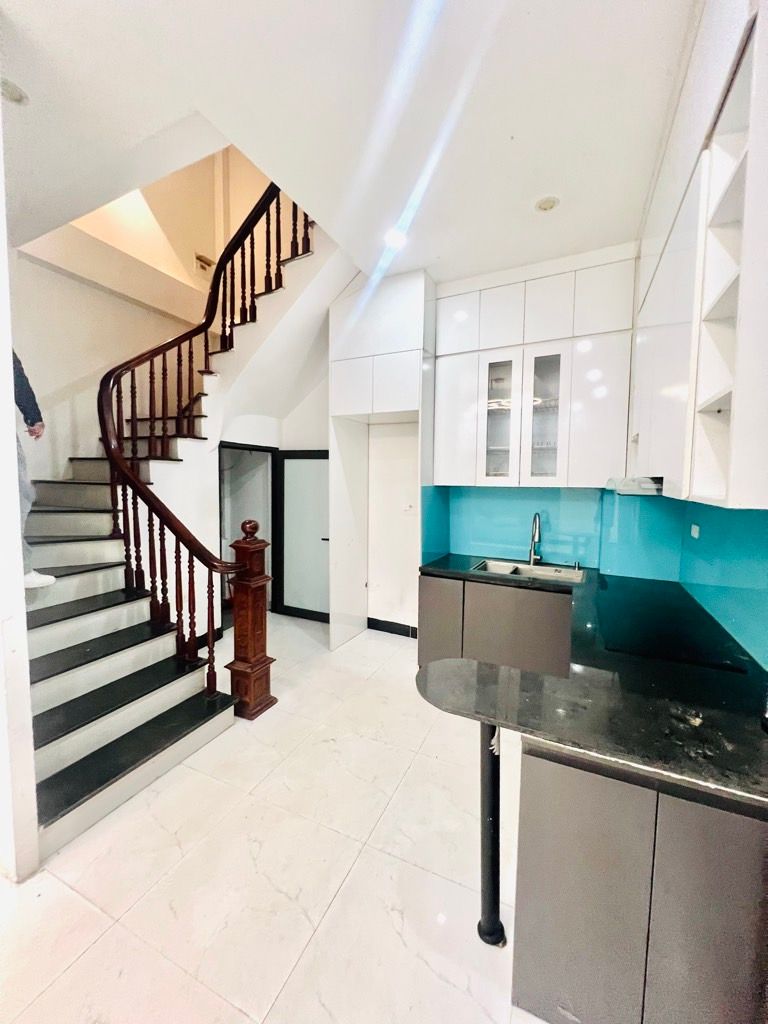 Bán nhà Tam Trinh - diện tích 35m2 5 tầng - Mặt tiền khủng - giá 8,3 tỷ