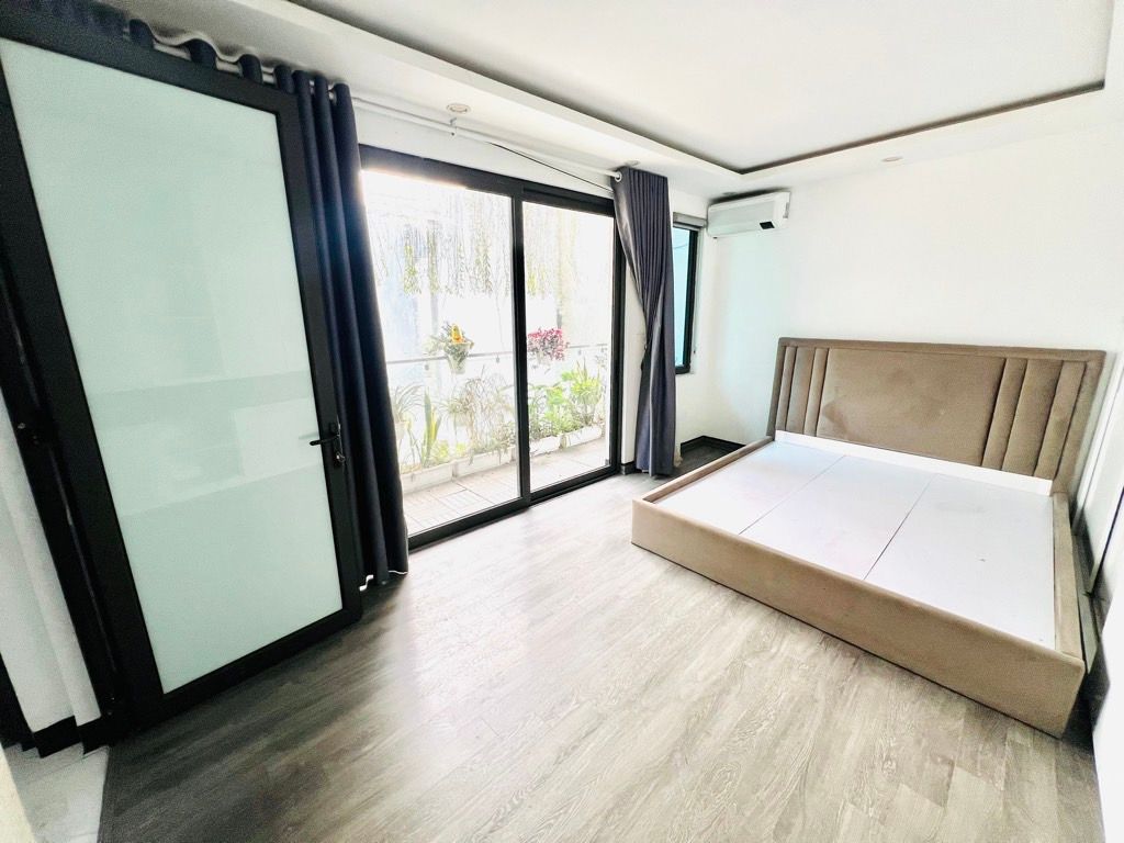 Bán nhà Tam Trinh - diện tích 35m2 5 tầng - Mặt tiền khủng - giá 8,3 tỷ