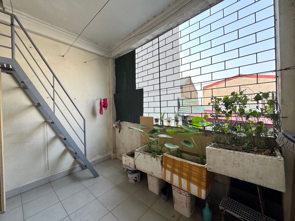 Bán nhà Định Công Thượng - diện tích 34.4m2 4 tầng - Sổ đỏ chính chủ - giá 7,6 tỷ