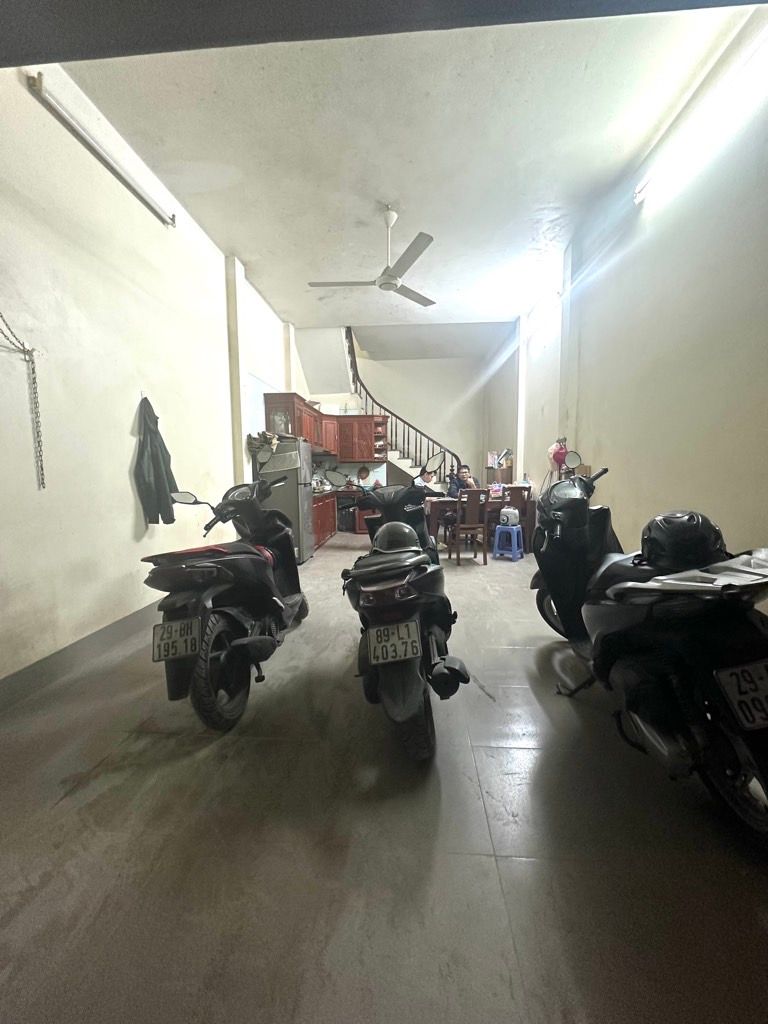 Bán nhà Nguyễn Khoái - diện tích 37m2 4 tầng - Ô TÔ VÀO NHÀ - giá 7,2 tỷ