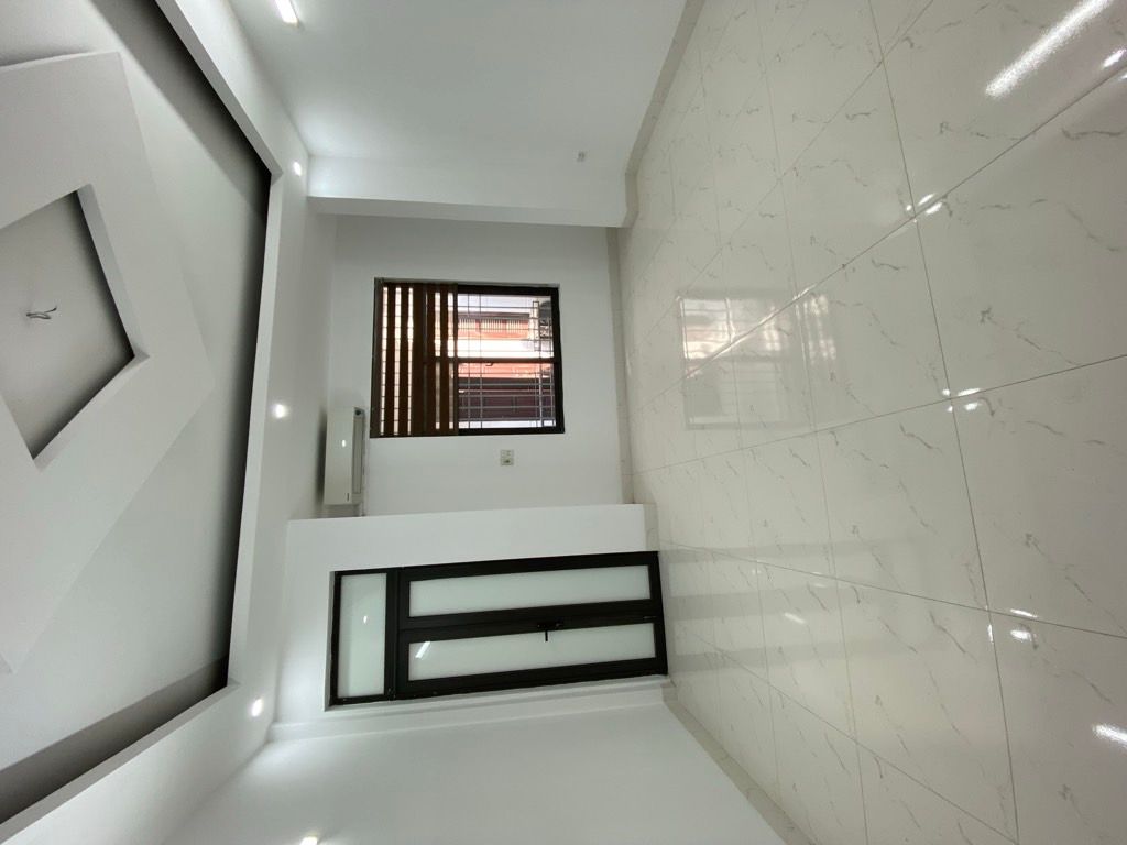 Bán nhà Hoàng Mai - diện tích 30m2 5 tầng - Ô tô cách 50m - giá 8,2 tỷ