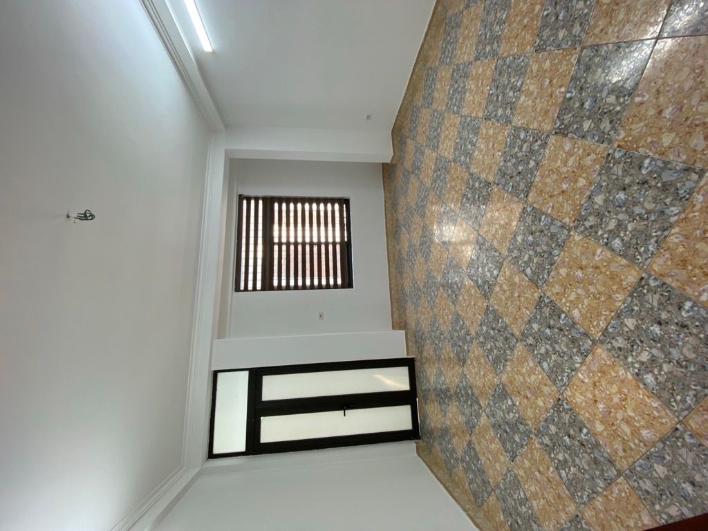 Bán nhà Hoàng Mai - diện tích 30m2 5 tầng - Ô tô cách 50m - giá 8,2 tỷ