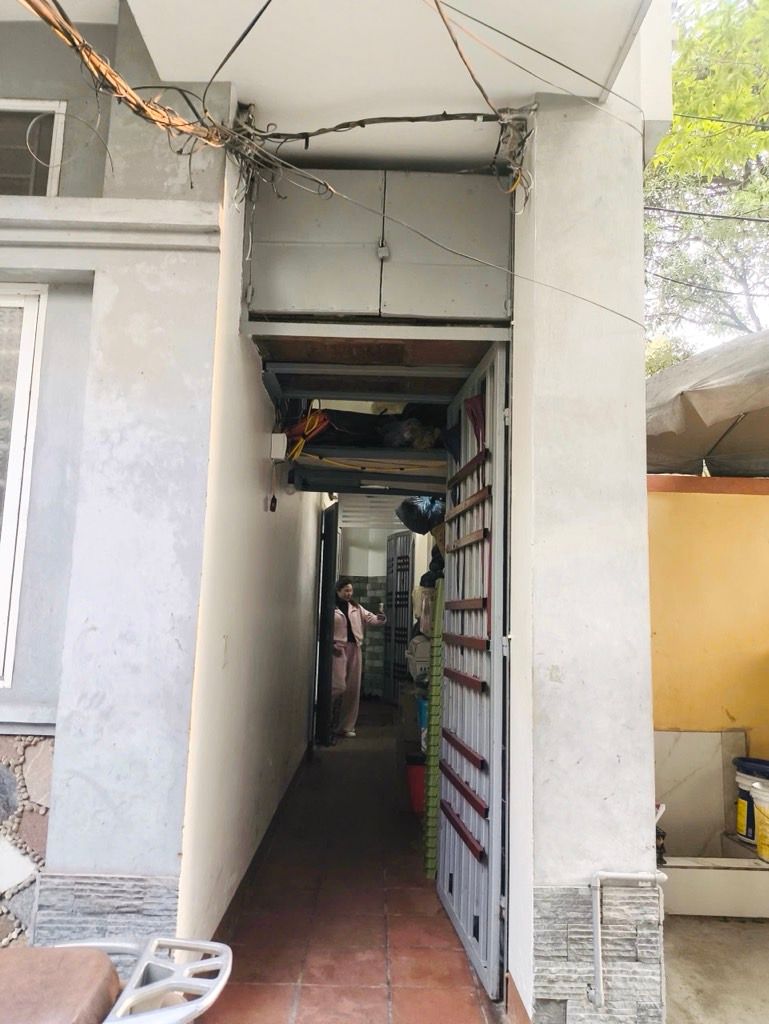 Bán nhà Đường Láng - diện tích 28.5m2 5 tầng - Ngõ rộng, gần phố - giá 5 tỷ