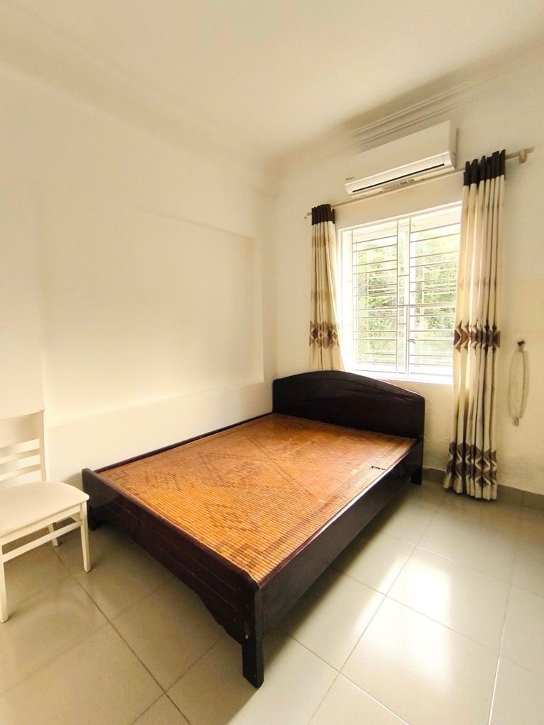 Bán nhà Đường Láng - diện tích 28.5m2 5 tầng - Ngõ rộng, gần phố - giá 5 tỷ