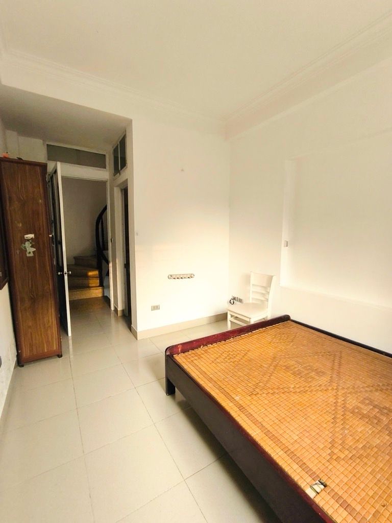 Bán nhà Đường Láng - diện tích 28.5m2 5 tầng - Ngõ rộng, gần phố - giá 5 tỷ