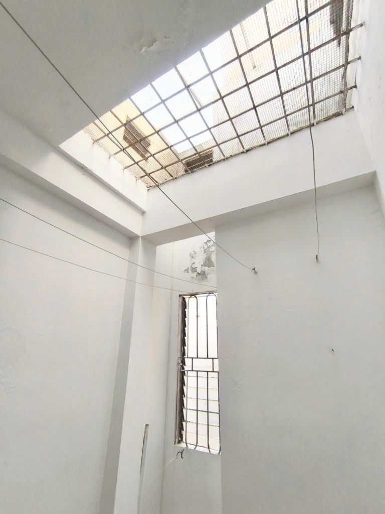 Bán nhà Đường Láng - diện tích 28.5m2 5 tầng - Ngõ rộng, gần phố - giá 5 tỷ