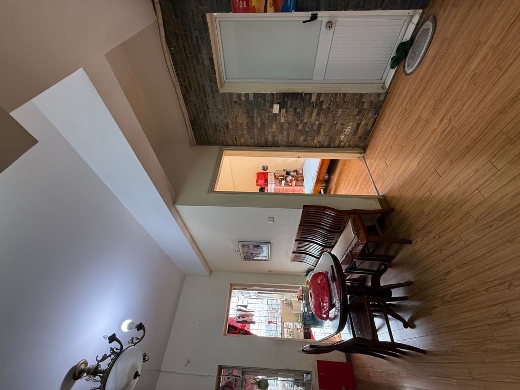 Bán nhà Trịnh Đình Cửu - diện tích 68.7m2 8 tầng - Căn hộ Chung cư CT9 - giá 5,25 tỷ