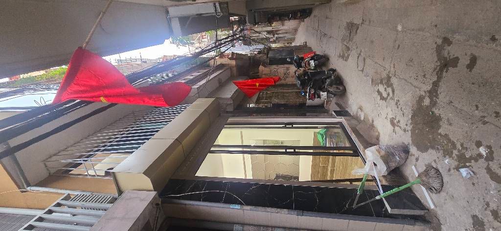 Bán nhà Hoàng Mai - diện tích 14m2 5 tầng - Mặt ngõ ba gác tránh - giá 3,18 tỷ
