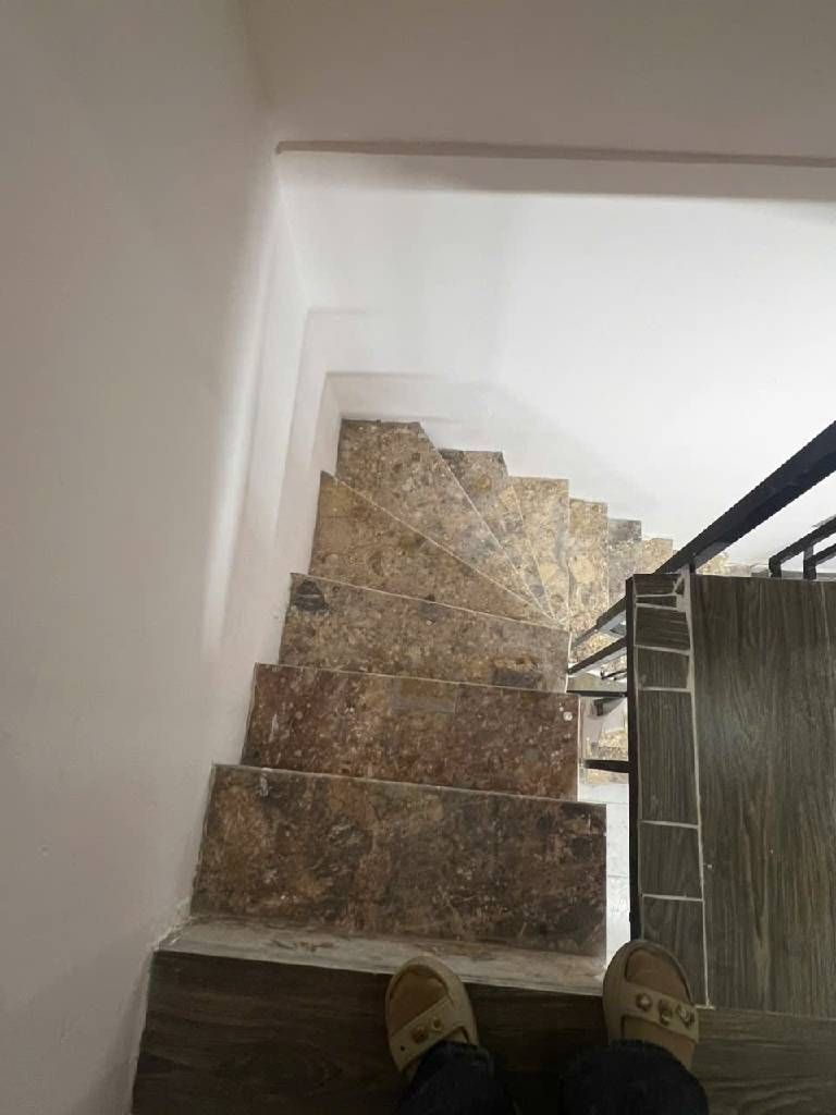 Bán nhà Hoàng Mai - diện tích 14m2 5 tầng - Mặt ngõ ba gác tránh - giá 3,18 tỷ