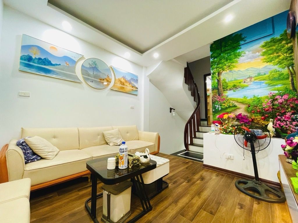 Bán nhà ĐẠI TỪ - diện tích 32m2 5 tầng - gần ô tô - giá 8,3 tỷ