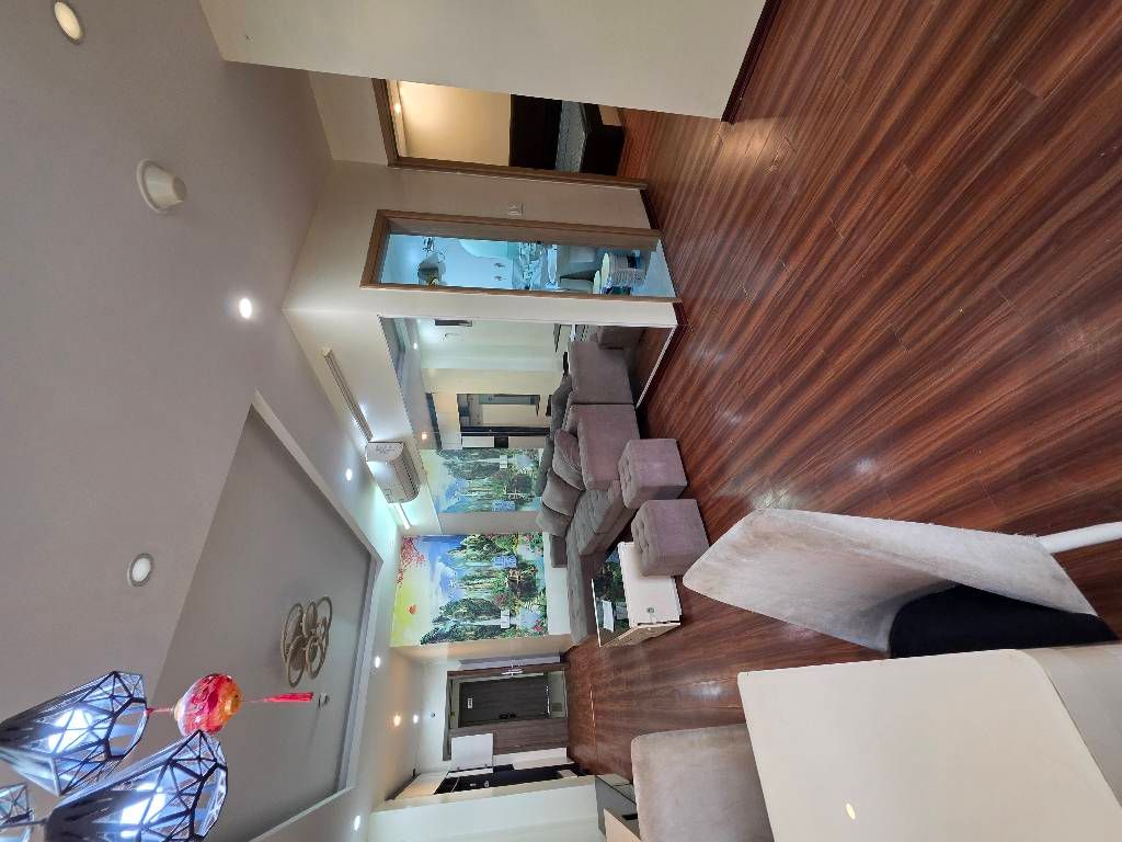 Bán nhà Lĩnh Nam - diện tích 93.4m2 18 tầng - Căn hộ cao cấp - giá 8,5 tỷ