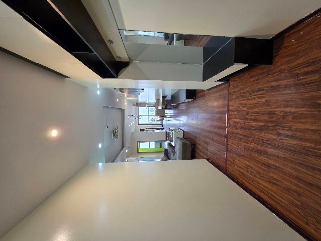 Bán nhà Lĩnh Nam - diện tích 93.4m2 18 tầng - Căn hộ cao cấp - giá 8,5 tỷ