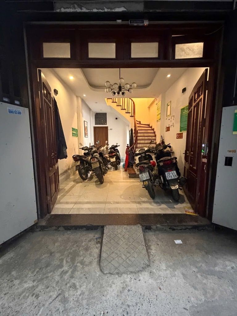 Bán nhà Láng - diện tích 44m2 5 tầng - Ngõ thông, hiệu suất cho thuê cao - giá 13,2 tỷ