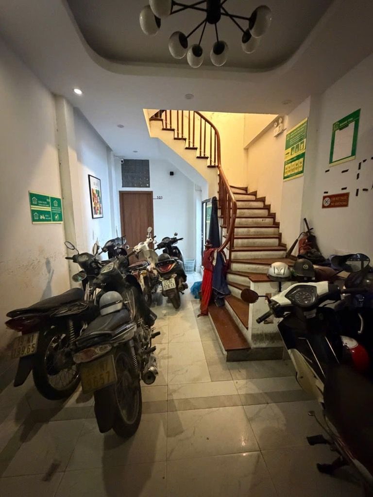 Bán nhà Láng - diện tích 44m2 5 tầng - Ngõ thông, hiệu suất cho thuê cao - giá 13,2 tỷ