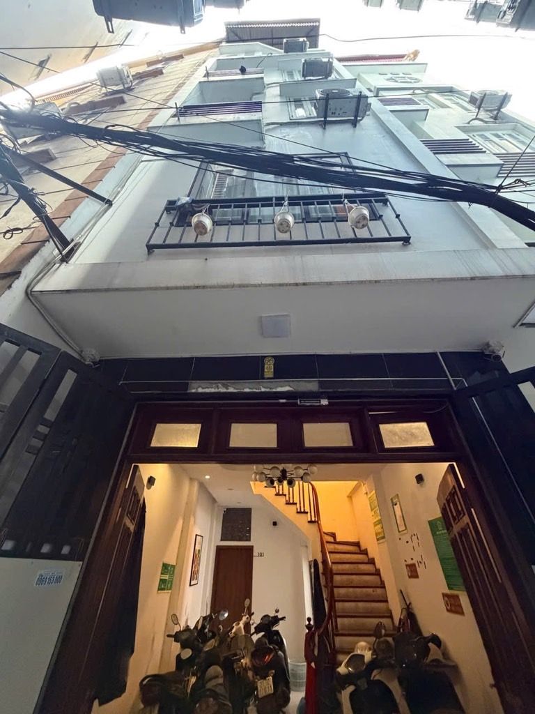 Bán nhà Láng - diện tích 44m2 5 tầng - Ngõ thông, hiệu suất cho thuê cao - giá 13,2 tỷ