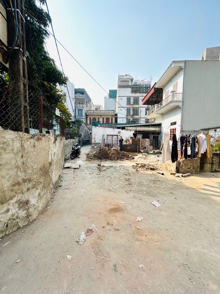 Bán nhà Đông Thiên - diện tích 50.3m2 1 tầng - Đất Nằm Vị trí ngõ thông hai đầu - giá 9,9 tỷ