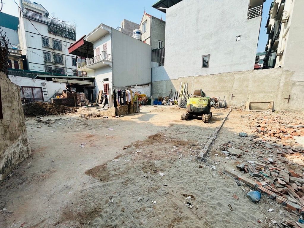 Bán nhà Đông Thiên - diện tích 50.3m2 1 tầng - Đất Nằm Vị trí ngõ thông hai đầu - giá 9,9 tỷ