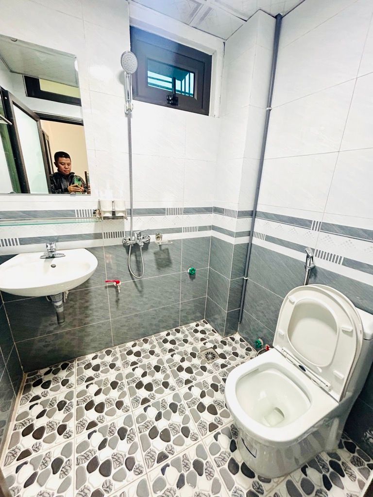 Bán nhà Đông Thiên - diện tích 24m2 3 tầng - gần ô tô - giá 3,9 tỷ