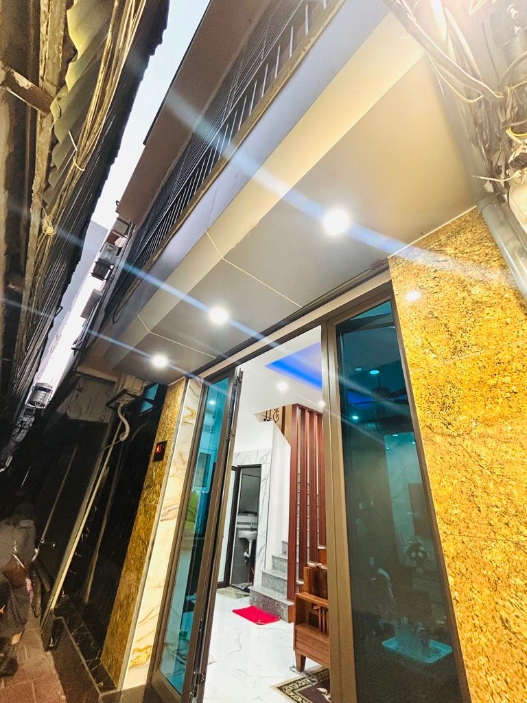 Bán nhà Đông Thiên - diện tích 24m2 3 tầng - gần ô tô - giá 3,9 tỷ