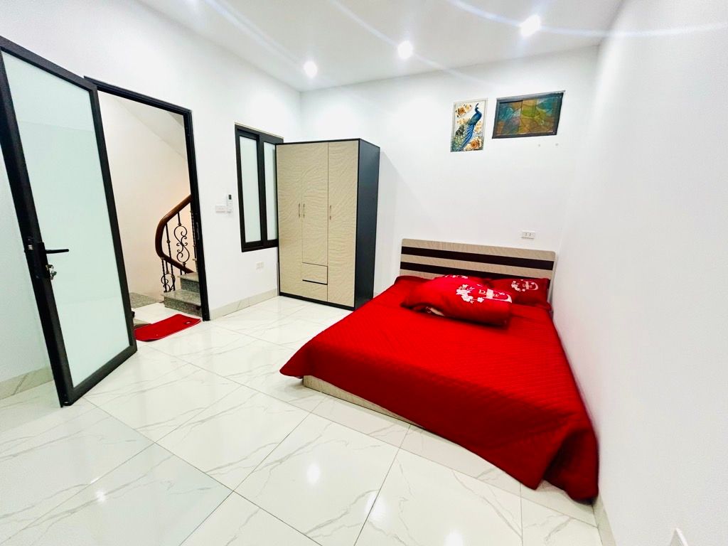 Bán nhà Đông Thiên - diện tích 24m2 3 tầng - gần ô tô - giá 3,9 tỷ