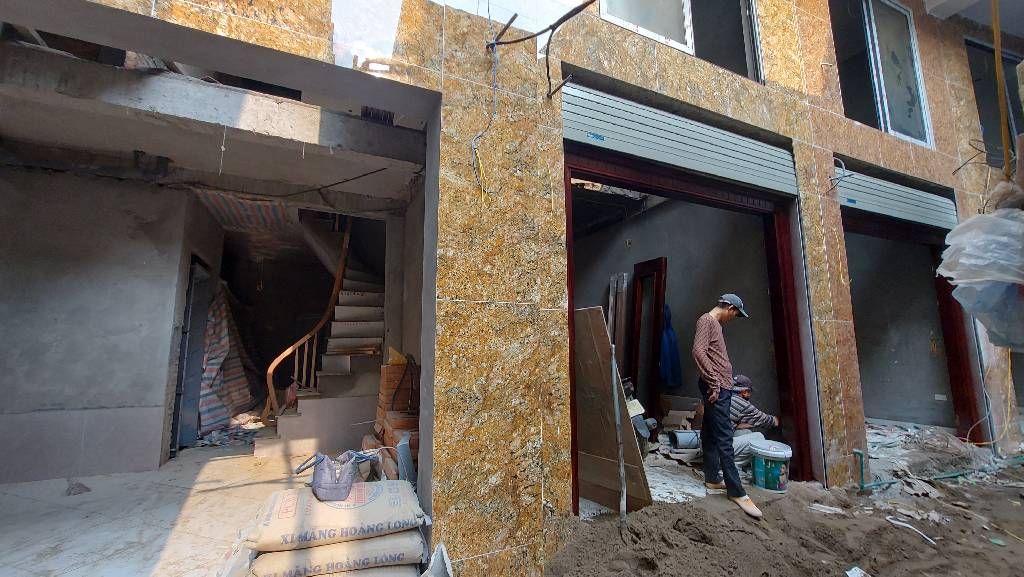 Bán nhà Thái Thịnh - diện tích 30m2 6 tầng - Ô tô đỗ dừng cách 20m - giá 9,3 tỷ