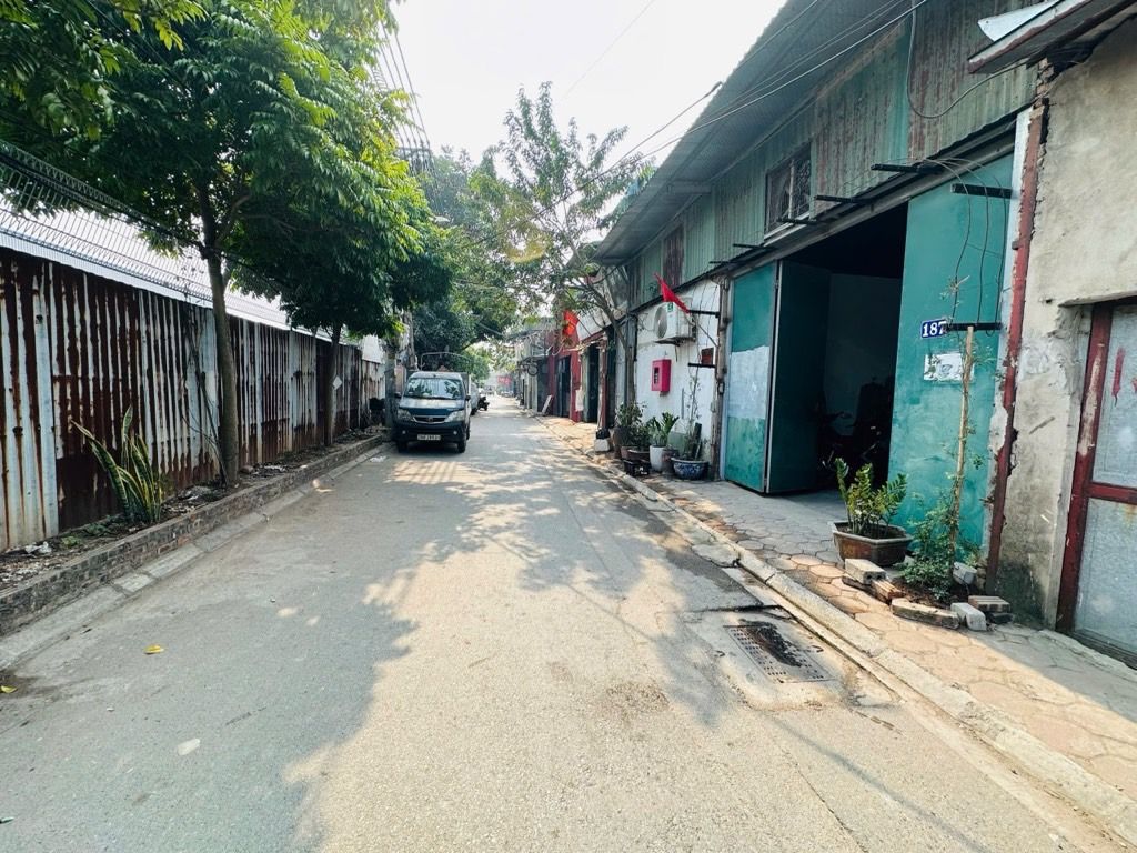 Bán nhà Sở Thượng - diện tích 192m2 1 tầng - Mặt phố giá rẻ, đầu tư siêu ngon - giá 7,9 tỷ