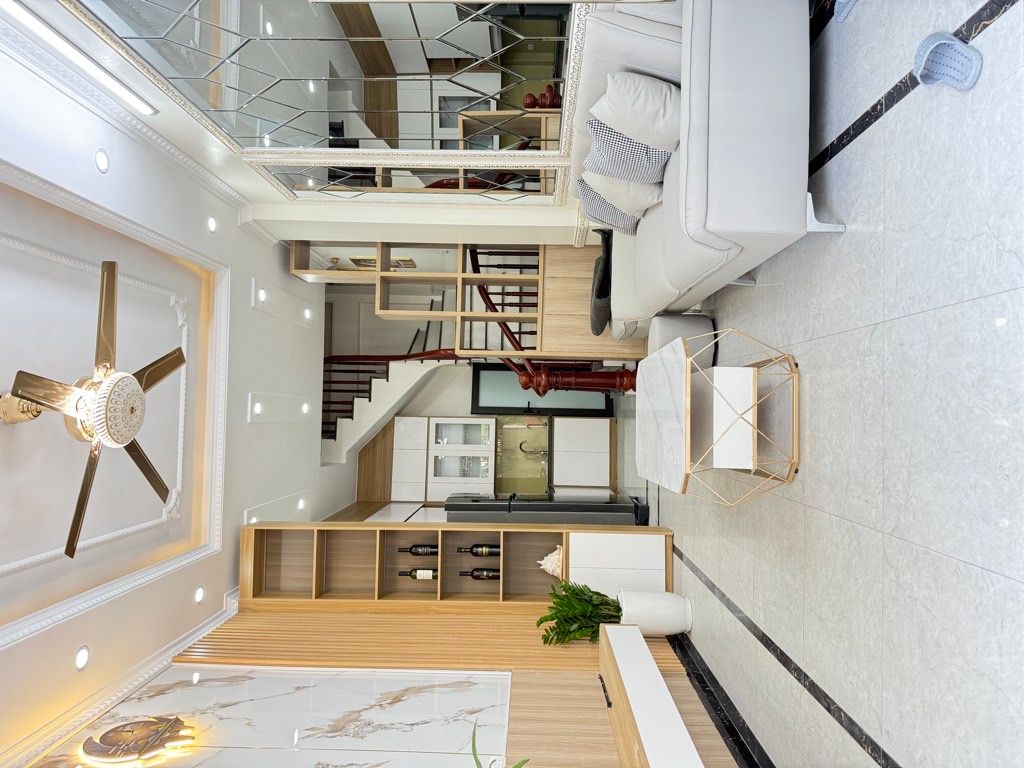 Bán nhà thanh Lân - diện tích 35m2 5 tầng - ô tô đỗ cửa - giá 8,8 tỷ