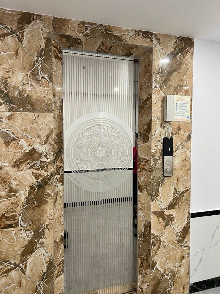 Bán nhà Ngõ Thái Lợi - diện tích 49m2 6 tầng - Nhà đẹp hiếm có - giá 15,5 tỷ