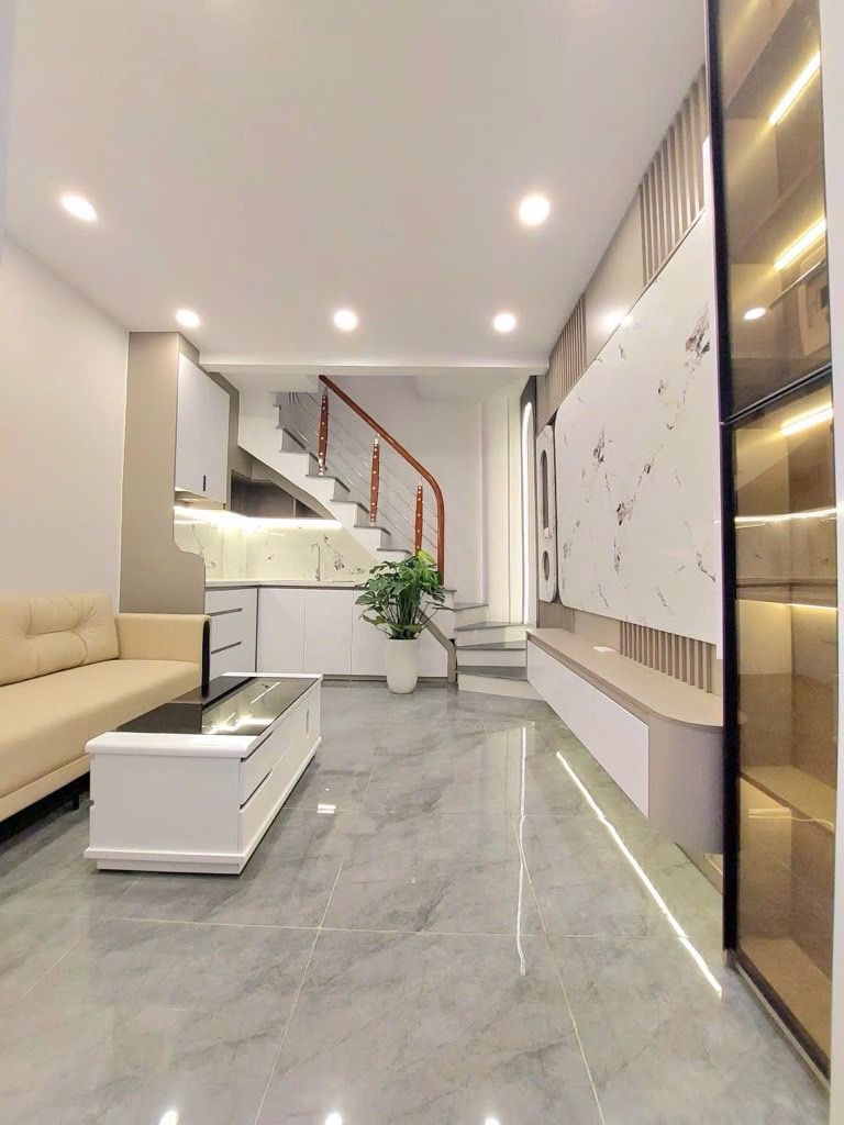 Bán nhà Bùi Ngọc Dương - diện tích 16m2 4 tầng - Ngõ rộng trước nhà xe SH quay - giá 3,45 tỷ