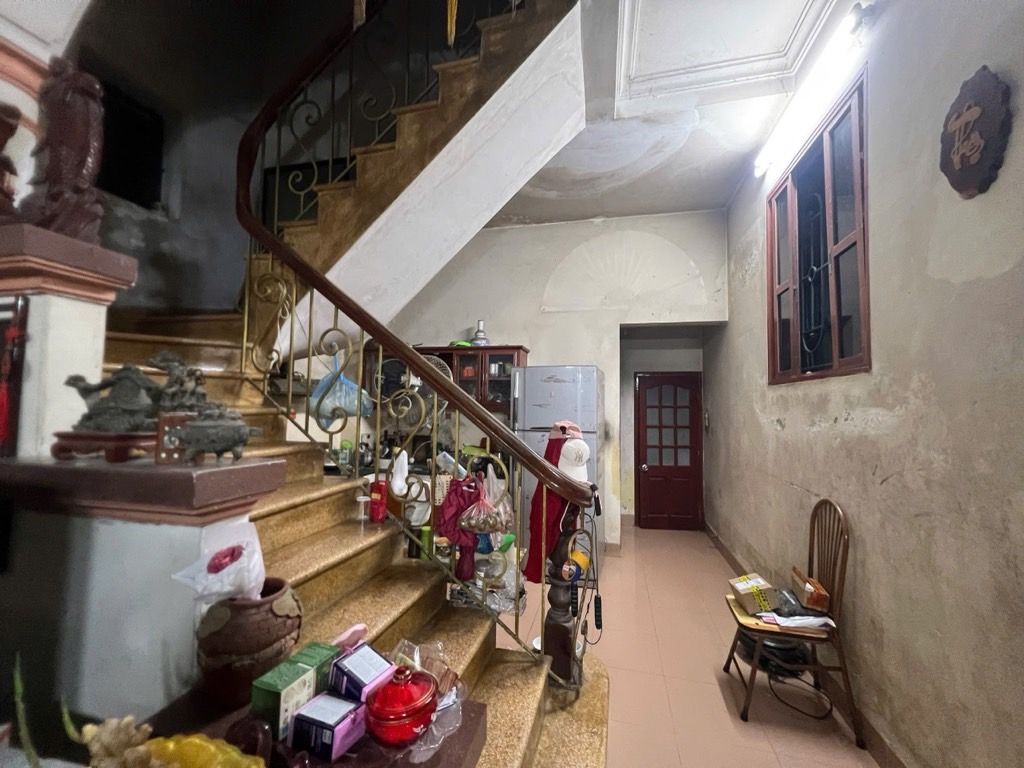 Bán nhà Nguyễn Chính - diện tích 73m2 4 tầng - Lô góc 4 mặt thoáng - giá 18 tỷ