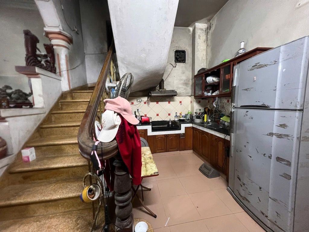 Bán nhà Nguyễn Chính - diện tích 73m2 4 tầng - Lô góc 4 mặt thoáng - giá 18 tỷ