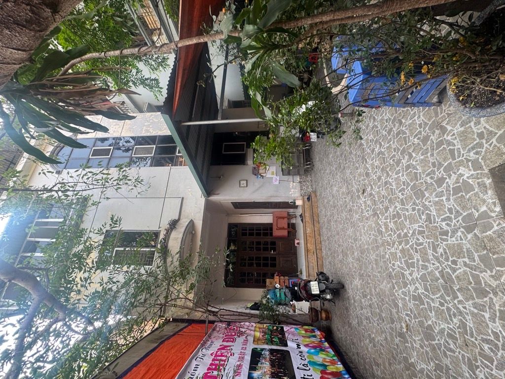 Bán nhà Nguyễn Chính - diện tích 77m2 3 tầng - ô tô tránh - giá 22 tỷ