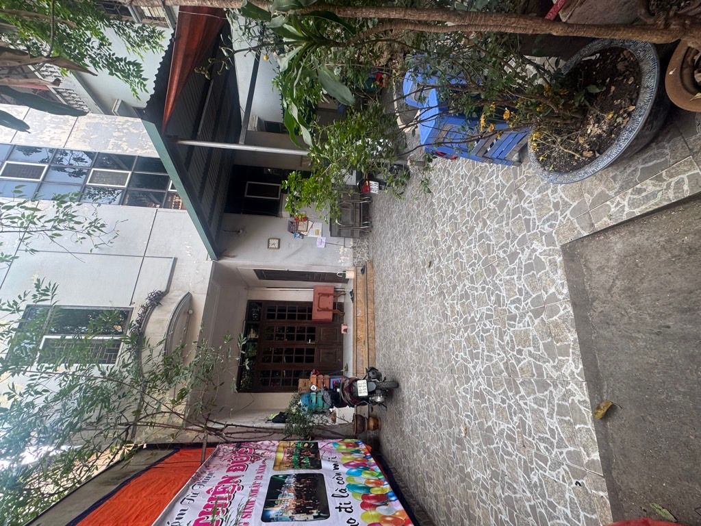 Bán nhà Nguyễn Chính - diện tích 77m2 3 tầng - ô tô tránh - giá 22 tỷ