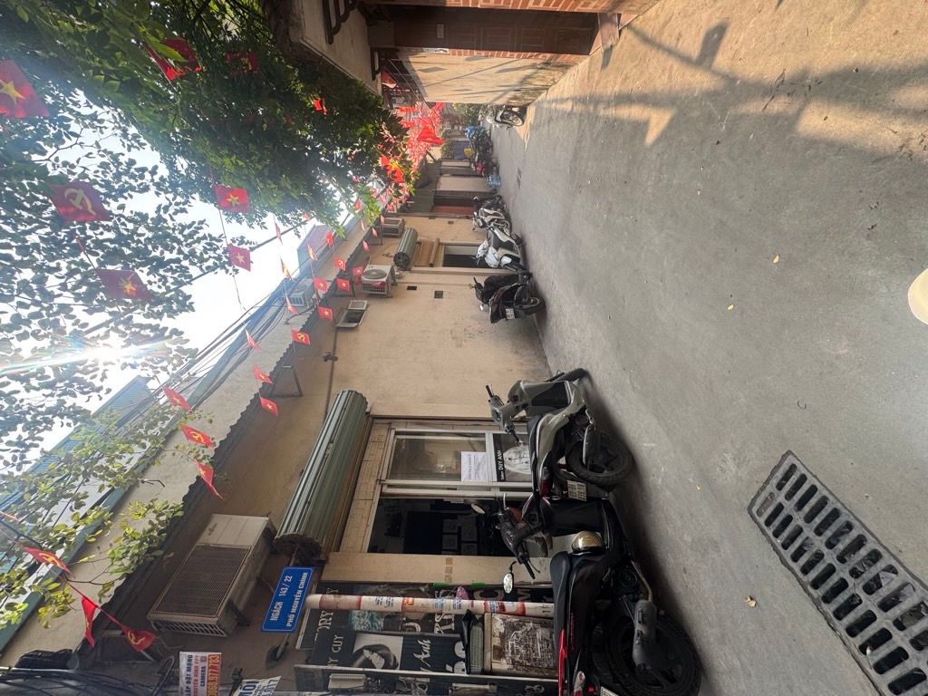 Bán nhà Nguyễn Chính - diện tích 77m2 3 tầng - ô tô tránh - giá 22 tỷ