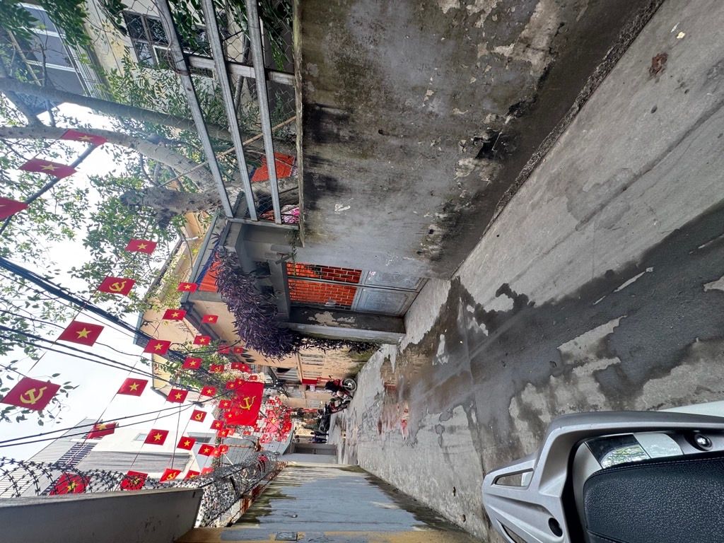 Bán nhà Nguyễn Chính - diện tích 77m2 3 tầng - ô tô tránh - giá 22 tỷ