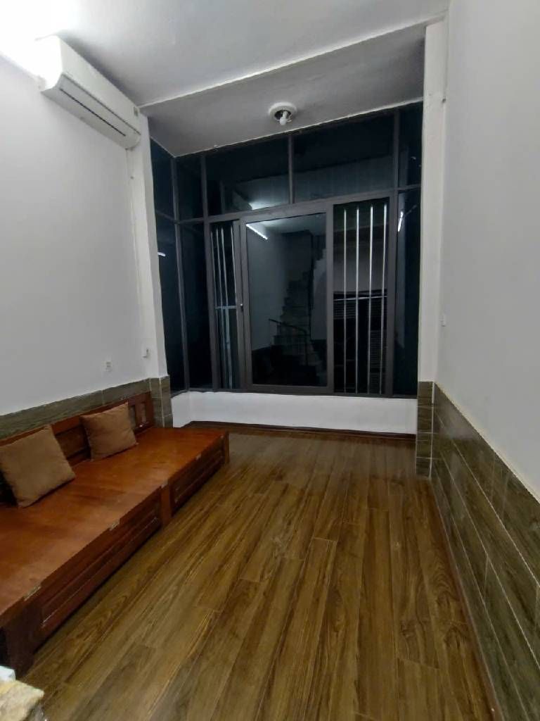 Bán nhà Hoàng Mai - diện tích 14m2 5 tầng - Mặt ngõ ba gác tránh - giá 3,18 tỷ