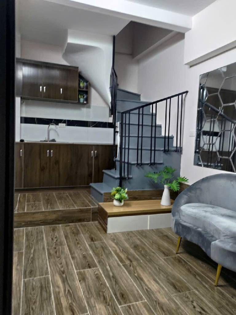 Bán nhà Hoàng Mai - diện tích 14m2 5 tầng - Mặt ngõ ba gác tránh - giá 3,18 tỷ