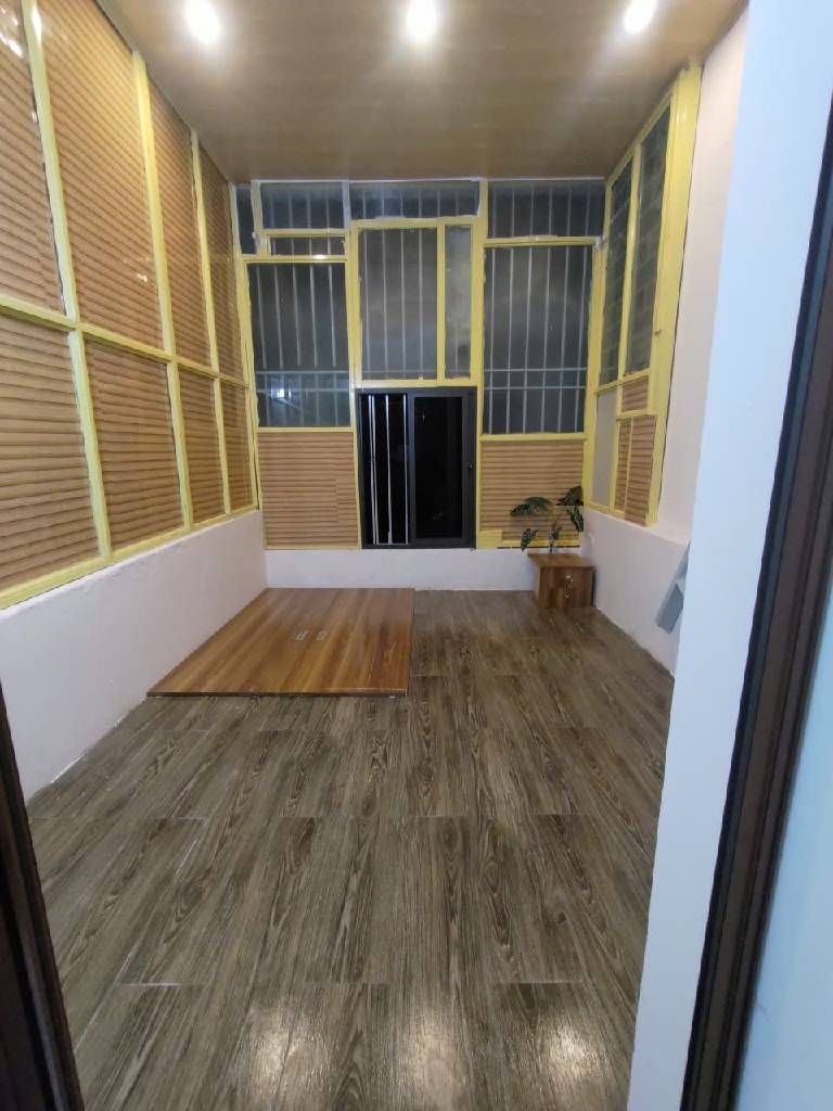 Bán nhà Hoàng Mai - diện tích 14m2 5 tầng - Mặt ngõ ba gác tránh - giá 3,18 tỷ