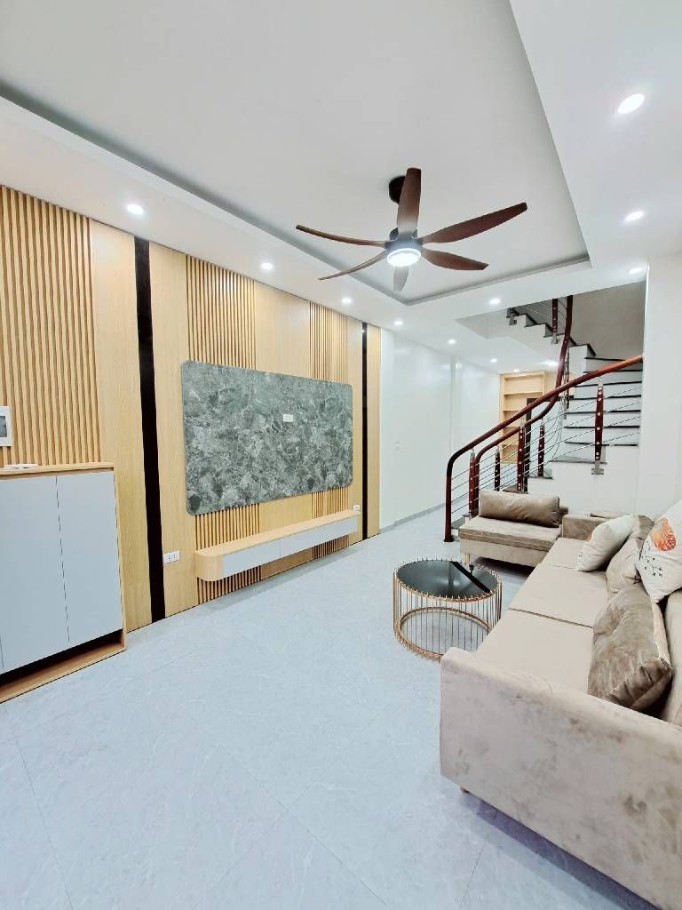 Bán nhà Thanh Lân - diện tích 36m2 4 tầng - Ô TÔ ĐỖ CỔNG - giá 7,9 tỷ