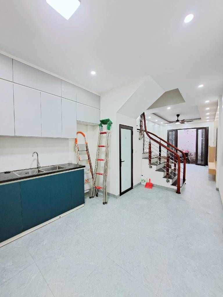 Bán nhà Thanh Lân - diện tích 36m2 4 tầng - Ô TÔ ĐỖ CỔNG - giá 7,9 tỷ