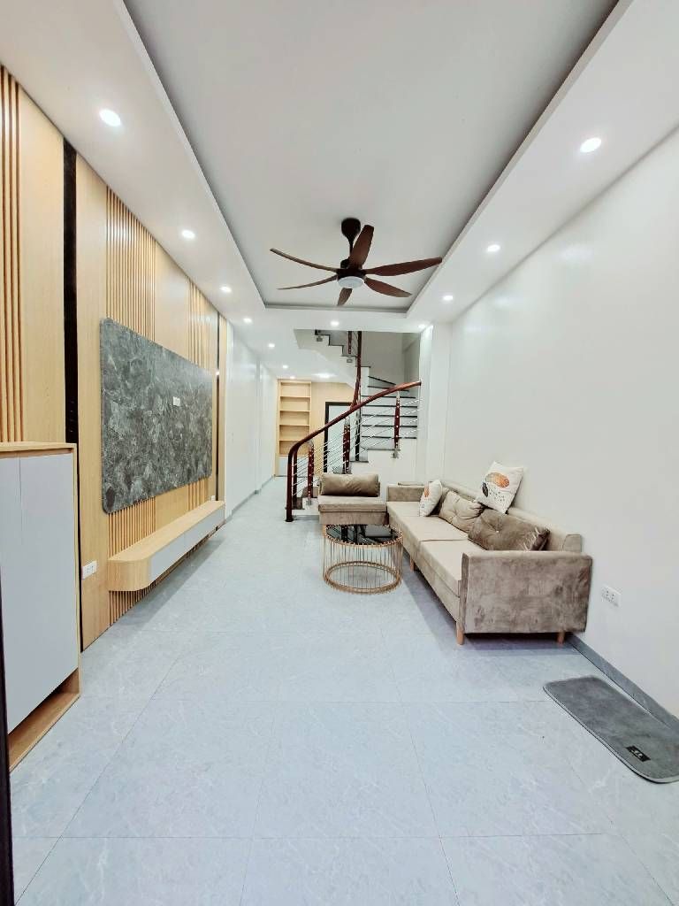 Bán nhà Thanh Lân - diện tích 36m2 4 tầng - Ô TÔ ĐỖ CỔNG - giá 7,9 tỷ