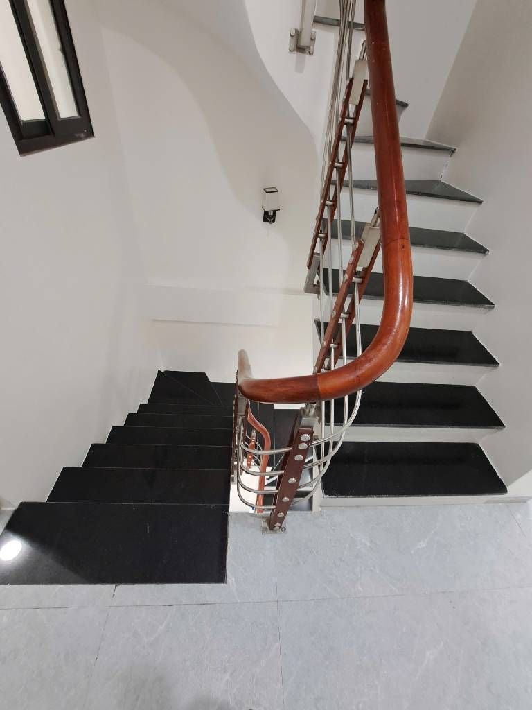 Bán nhà Thanh Lân - diện tích 36m2 4 tầng - Ô TÔ ĐỖ CỔNG - giá 7,9 tỷ