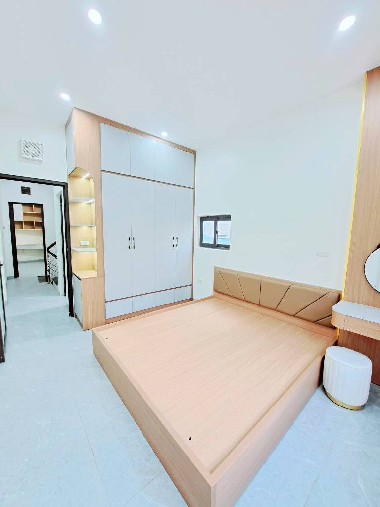 Bán nhà Thanh Lân - diện tích 36m2 4 tầng - Ô TÔ ĐỖ CỔNG - giá 7,9 tỷ